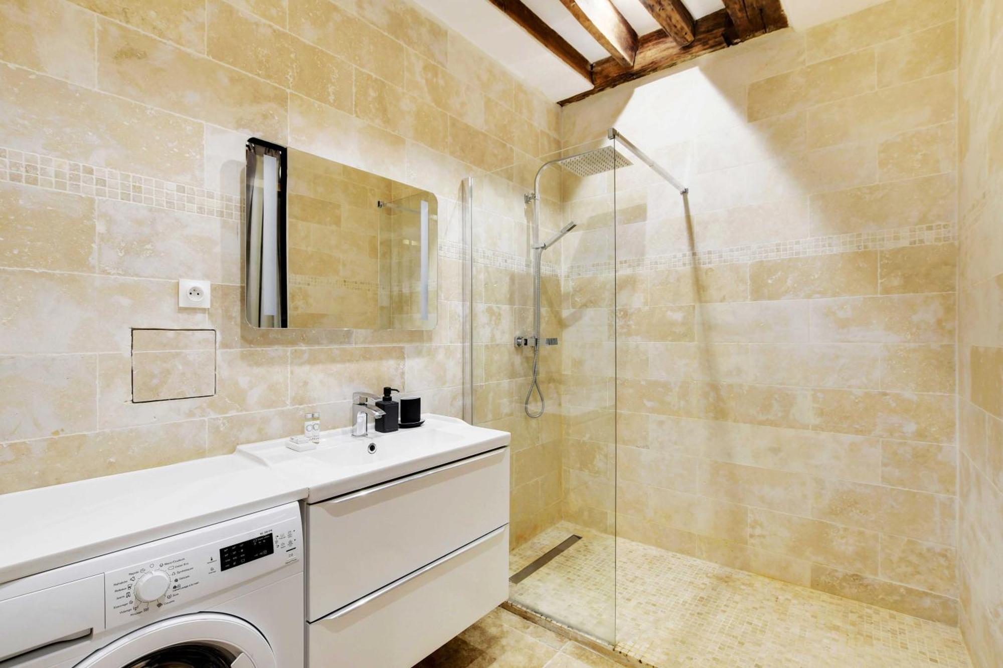 Appartement Chic Au Coeur Du 9eme 2 6p *